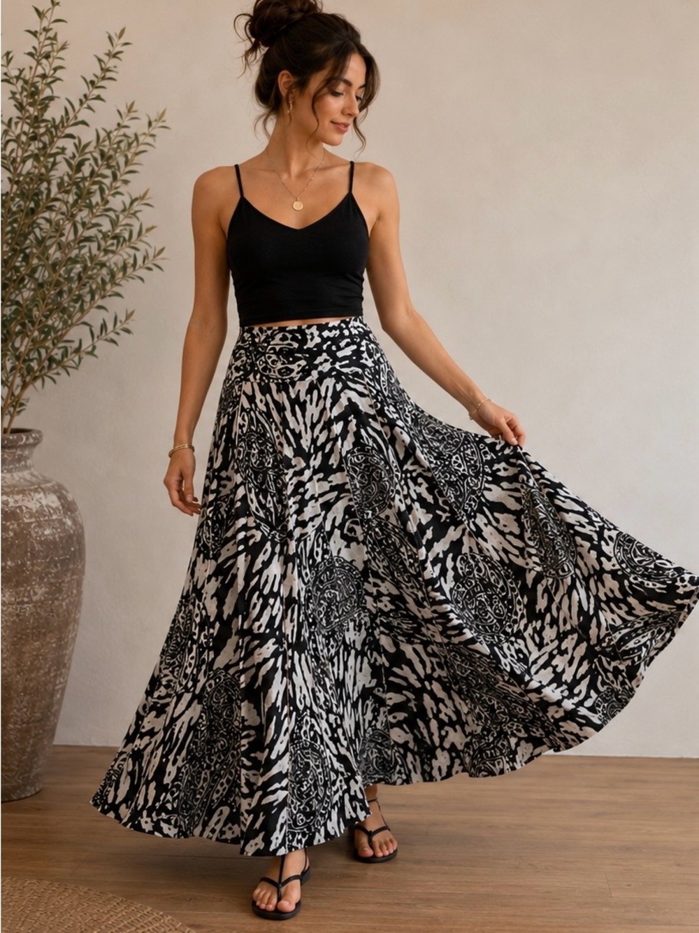 Chico’s Black & White Paneled Gored Maxi Skirt Size 1 Boho Flowy Paisley